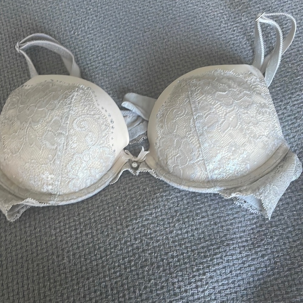 Victorias Secret 34B push-up bra